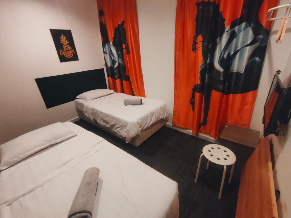 Allbes Parklands Hotel Кланг Екстериор снимка