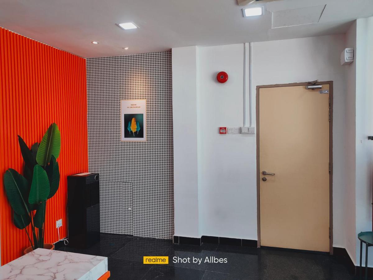 Allbes Parklands Hotel Кланг Екстериор снимка