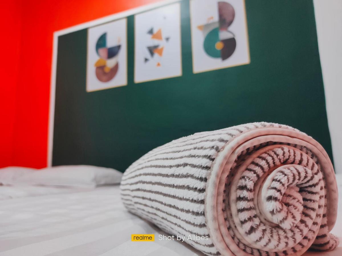 Allbes Parklands Hotel Кланг Екстериор снимка