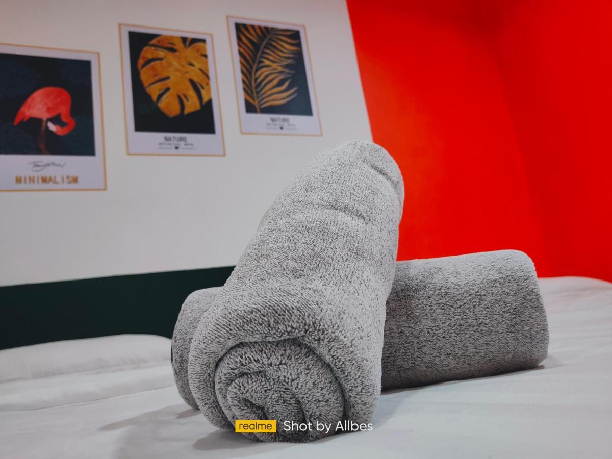 Allbes Parklands Hotel Кланг Екстериор снимка