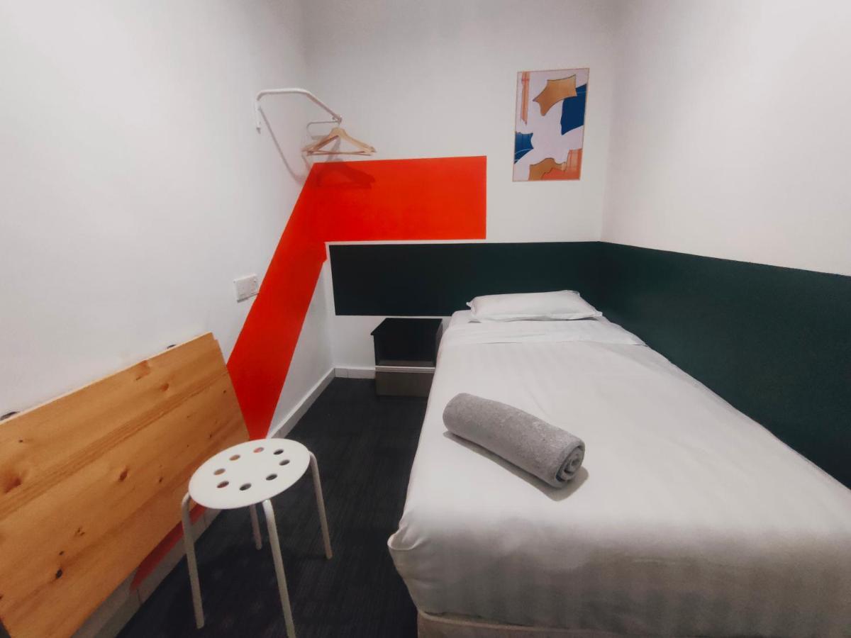 Allbes Parklands Hotel Кланг Екстериор снимка