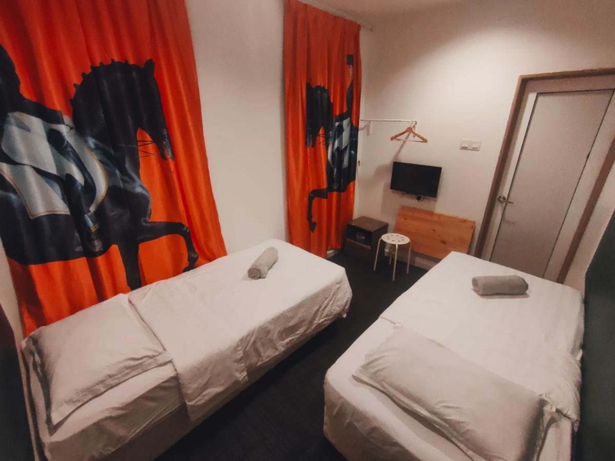 Allbes Parklands Hotel Кланг Екстериор снимка