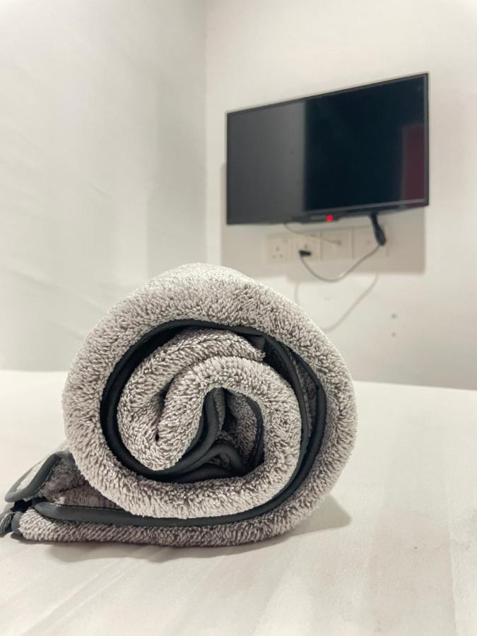 Allbes Parklands Hotel Кланг Екстериор снимка